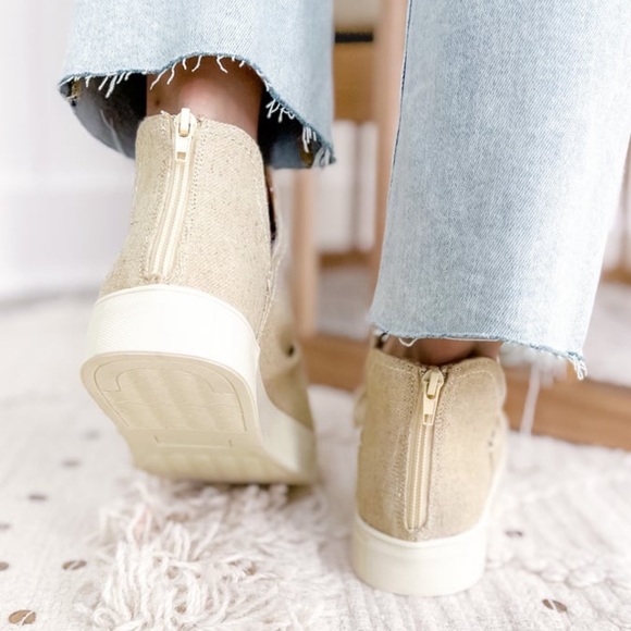 NWT Very G Casual High Top Cream Sneakers size 8 - Picture 3 of 7